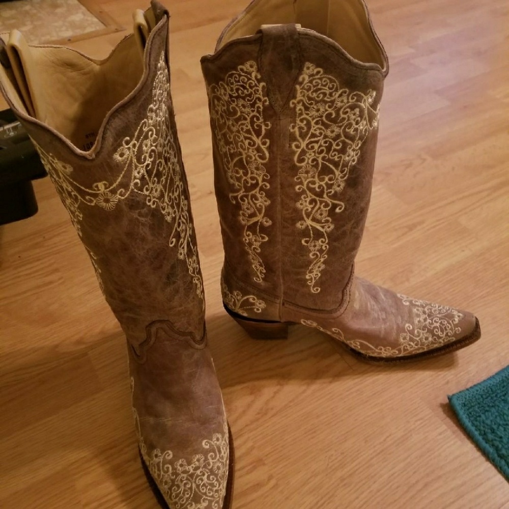 Women's corral boots